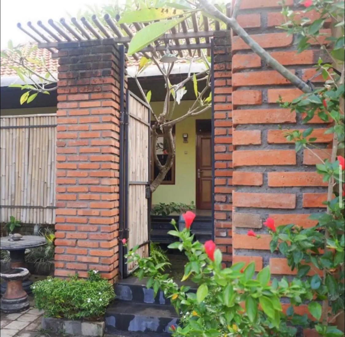 Pili Pili Homestay 6 Legian Exterior foto